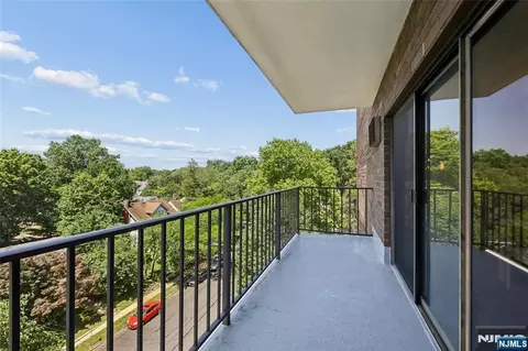 Exterior - 140 Euclid Ave #5G, Hackensack, NJ 07601 photo 1 of 2
