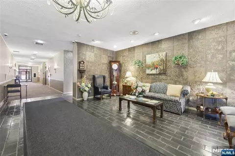 Entry Way - 140 Euclid Ave #5G, Hackensack, NJ 07601 photo 1 of 7