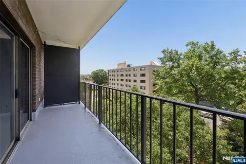 Exterior - 140 Euclid Ave #5G, Hackensack, NJ 07601 photo 2 of 2