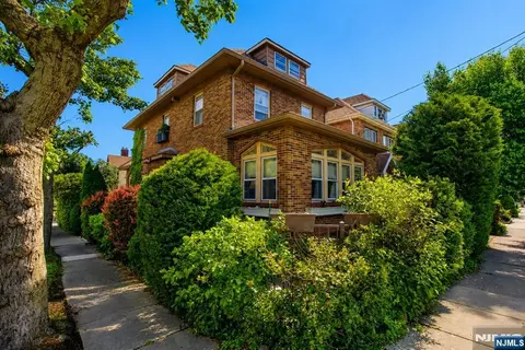 540 Highridge Ave, Cliffside Park, NJ 07010