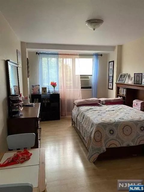 Bedroom - 90 Prospect Ave #6F, Hackensack, NJ 07601 photo 2 of 4