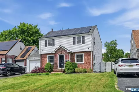 27 Beveridge St, Teaneck, NJ 07666