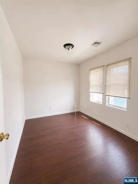 63 Huntington Ter, Newark, NJ 07112