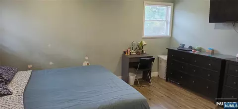 Bedroom - 2 Beaver Point Trl, Wharton, NJ 07885 photo 4 of 9
