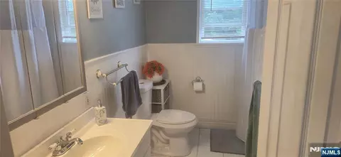 Entry Way - 2 Beaver Point Trl, Wharton, NJ 07885 photo 4 of 12