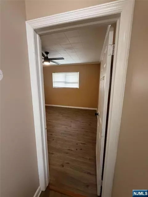 Entry Way - 2 Beaver Point Trl, Wharton, NJ 07885 photo 2 of 2