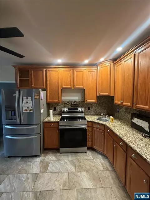 Kitchen - 2 Beaver Point Trl, Wharton, NJ 07885 photo 1 of 3