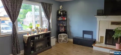 Entry Way - 2 Beaver Point Trl, Wharton, NJ 07885 photo 5 of 12