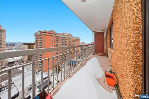 Exterior - 151 Prospect Ave #16D, Hackensack, NJ 07601 photo 2 of 2