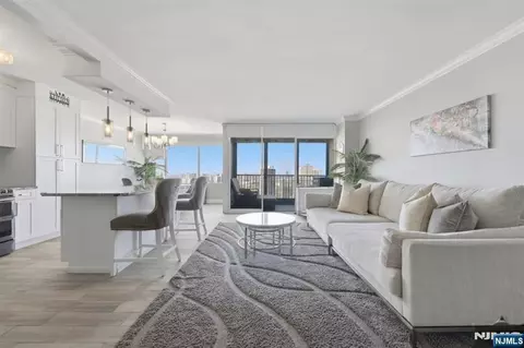 6 Horizon #2809, Fort Lee, NJ 07024