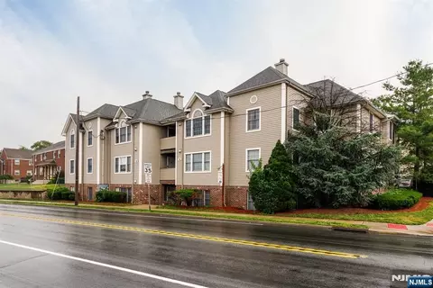 428 Grand Ave #2C, Palisades Park, NJ 07650