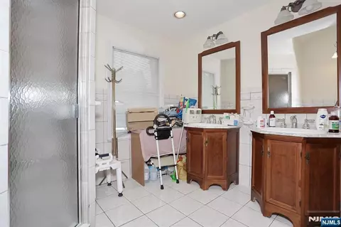 Bath - 703 Chadwick Dr, Paramus, NJ 07652 photo 1 of 5