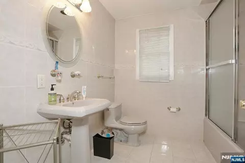 Bath - 703 Chadwick Dr, Paramus, NJ 07652 photo 5 of 5
