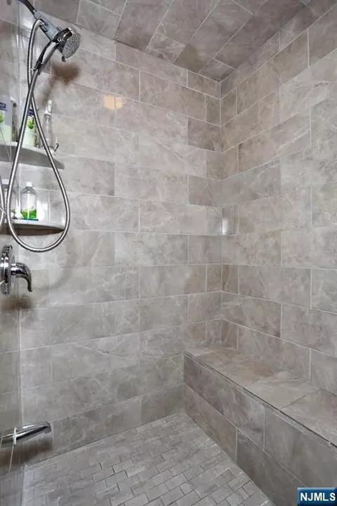 Bath - 703 Chadwick Dr, Paramus, NJ 07652 photo 2 of 5