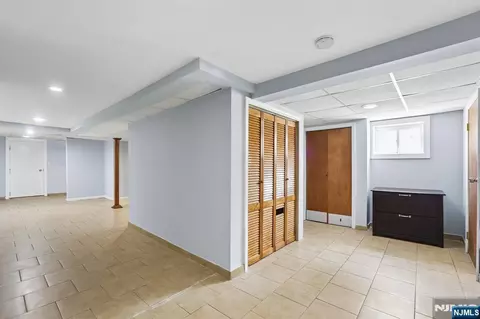 Entry Way - 310 Centre Ave, Secaucus, NJ 07094 photo 3 of 4