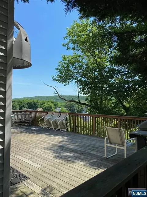 1025 Ringwood Ave, Haskell, NJ 07420 photo 2