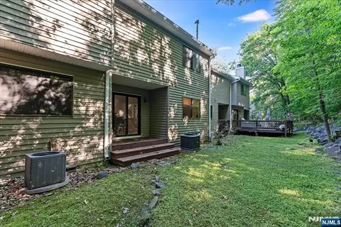 Exterior - 31 Lockley Ct, Wayne, NJ 07470 photo 2 of 2