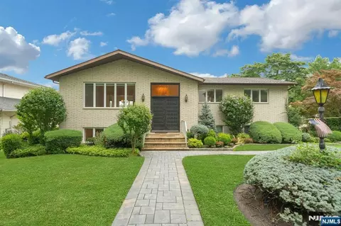 141 Middlesex Ave, Englewood Cliffs, NJ 07632