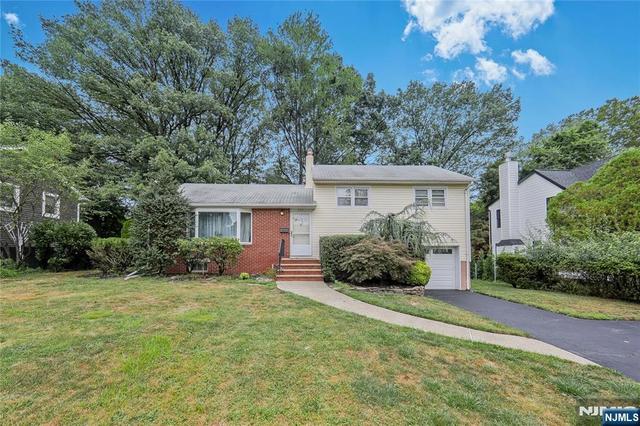 270 Glen Ave, Dumont, NJ 07628