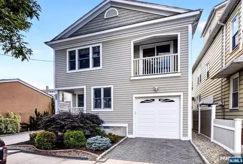 112 Hathaway St, Wallington, NJ 07057