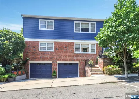 27 73rd St, North Bergen, NJ 07047