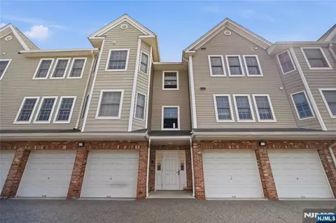 270 Grand Ave #4C, Palisades Park, NJ 07650