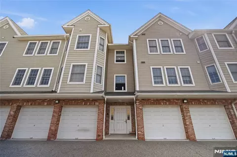 270 Grand Ave #4C, Palisades Park, NJ 07650
