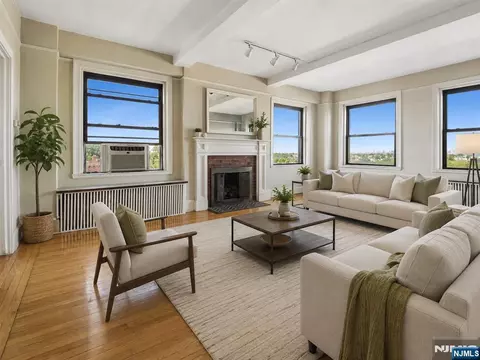 375 Mount Prospect #6AE, Newark, NJ 07104