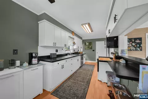 48 Lake Dr, Wayne, NJ 07470 photo 12