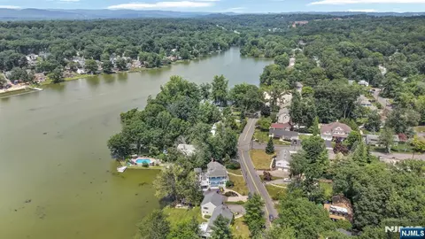 48 Lake Dr, Wayne, NJ 07470 photo 35