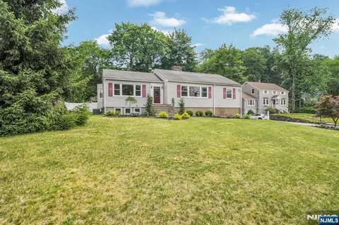 48 Lake Dr, Wayne, NJ 07470 photo 2