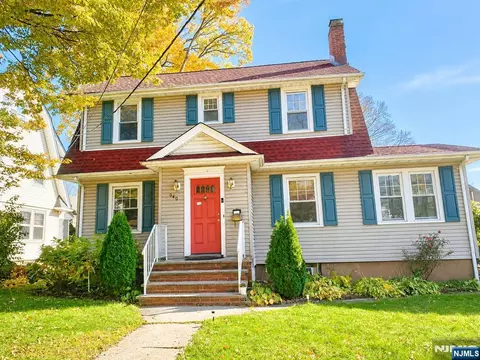 949 Garrison Ave, Teaneck, NJ 07666