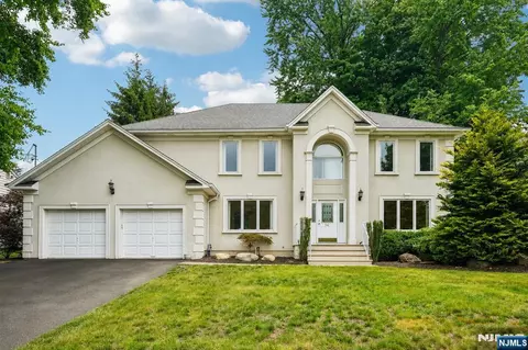 54 Church Ln, Wayne, NJ 07470