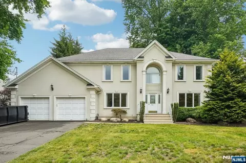 54 Church Ln, Wayne, NJ 07470