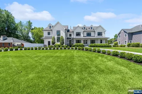 255 Boulevard, Pompton Plains, NJ 07444