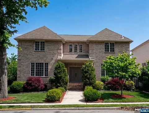 1206 Briar Way, Fort Lee, NJ 07024