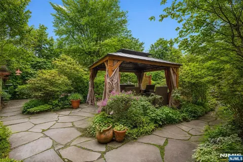 Exterior - 384 Anderson St, Hackensack, NJ 07601 photo 4 of 14