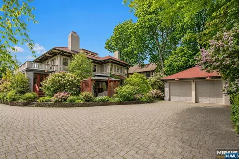 Exterior - 384 Anderson St, Hackensack, NJ 07601 photo 7 of 14