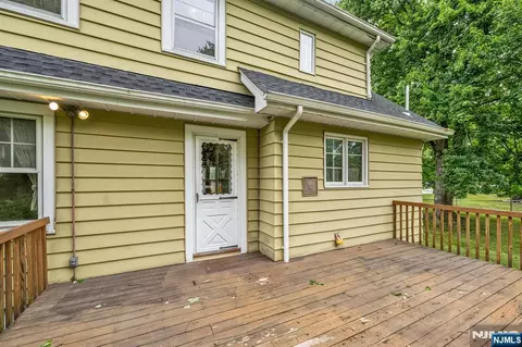 Exterior - 163 W Midland Ave, Paramus, NJ 07652 photo 4 of 5