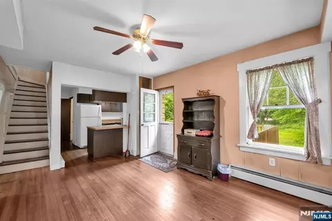 Entry Way - 163 W Midland Ave, Paramus, NJ 07652 photo 2 of 4