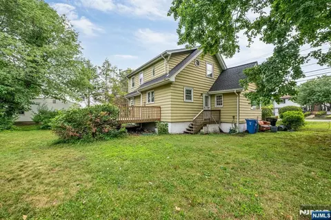 Exterior - 163 W Midland Ave, Paramus, NJ 07652 photo 2 of 5