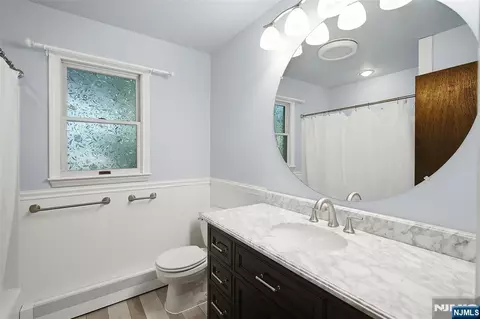 Bath - 308 Ross Ave, Hackensack, NJ 07601 photo 4 of 5
