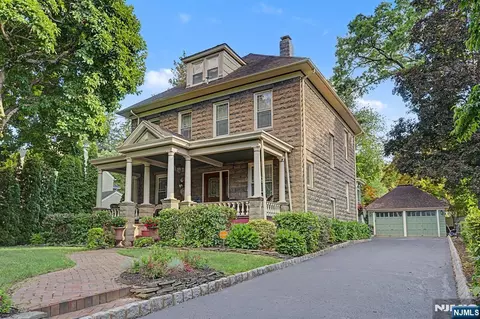11 Willow St, Cranford, NJ 07016