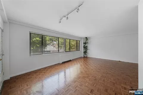 Living - 1375 River Rd #2B, Edgewater, NJ 07020 photo 3 of 4