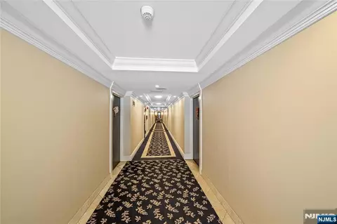Entry Way - 1375 River Rd #2B, Edgewater, NJ 07020 photo 3 of 4