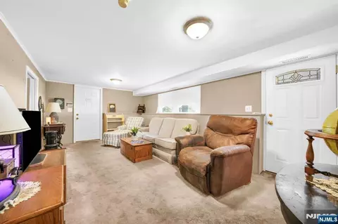 19 Lawrence Rd, Wayne, NJ 07470 photo 17