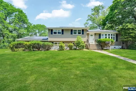 19 Lawrence Rd, Wayne, NJ 07470 photo 2