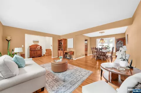 19 Lawrence Rd, Wayne, NJ 07470 photo 3