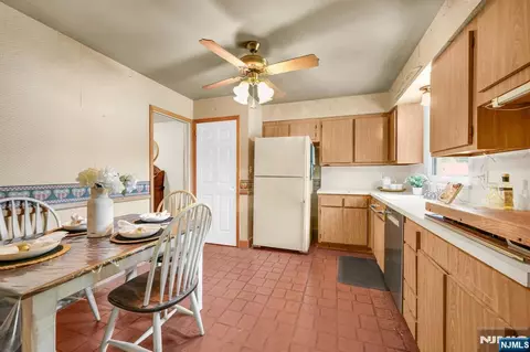 19 Lawrence Rd, Wayne, NJ 07470 photo 8
