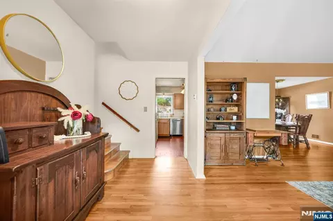 19 Lawrence Rd, Wayne, NJ 07470 photo 4